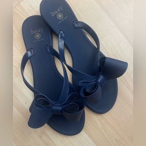 Bow sandals